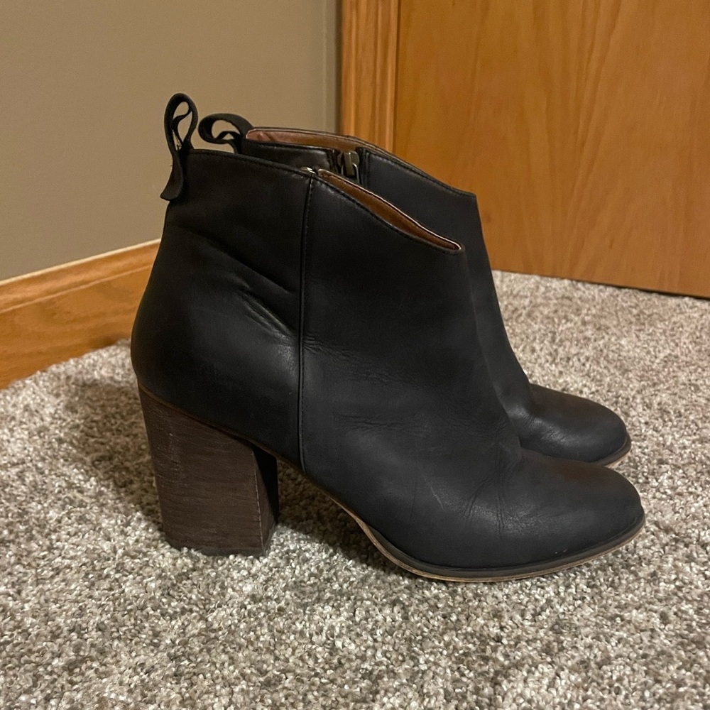 BP. Lance Block Heel Black Leather Ankle Boots